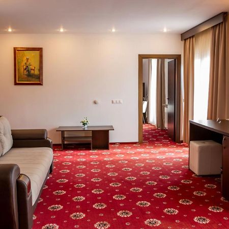 Hotel La Dolce Vita Zărneşti Δωμάτιο φωτογραφία